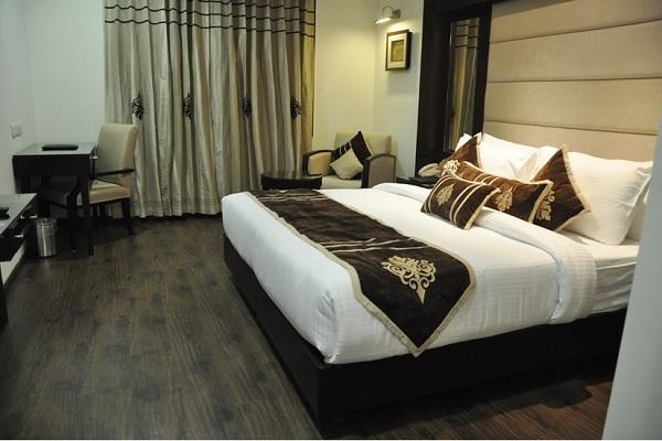 Hotel Pitrashish Pride